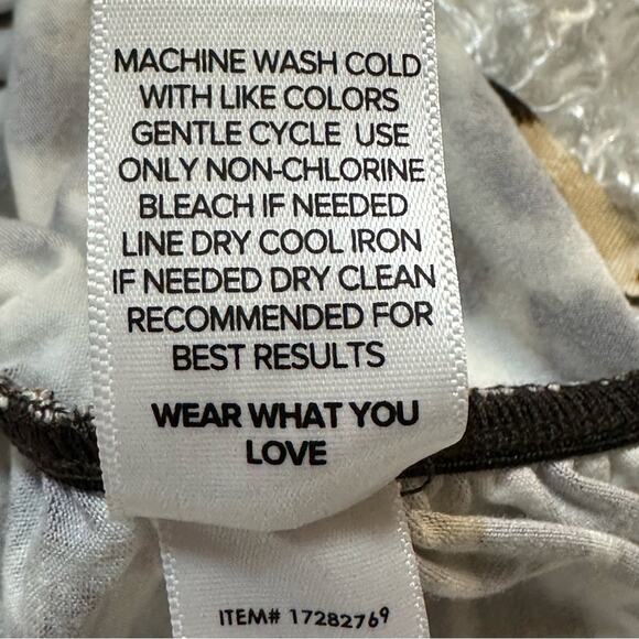 TORRID SUPER SOFT DOUBLE SCOOP NECK RUCHED LEOPARD TANK TOP Sz 3X - Picture 9 of 13